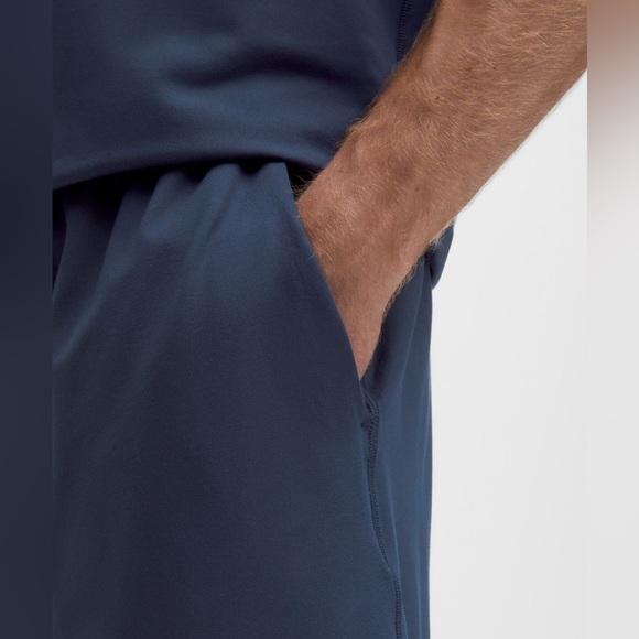 Lululemon Men’s “Soft Jersey” Short 5” Inseam (M) *BESTSELLER* - Picture 5 of 11